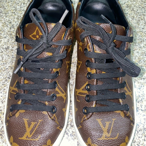 Louis Vuitton Sneakers - Picture 5 of 6